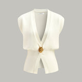 Безръкавен суичър с V-образно деколте и копчета