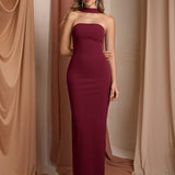 Дълга Bodycon рокля с халтер и цепка