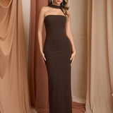 Дълга Bodycon рокля с халтер и цепка