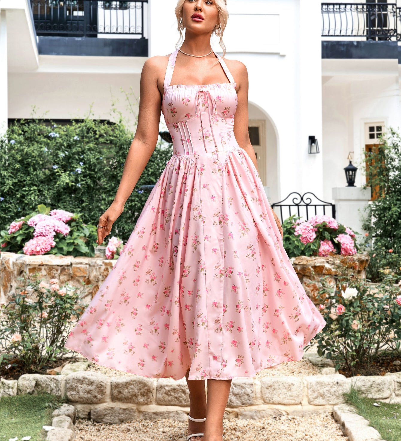 Цветна халтерна рокля Bodycon