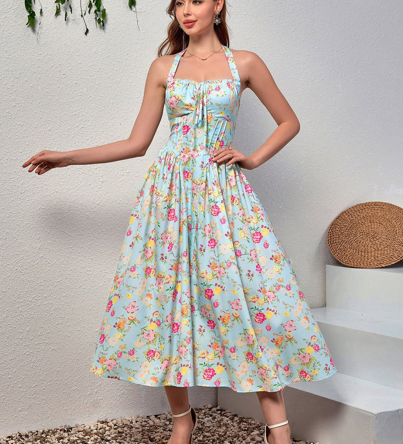Цветна халтерна рокля Bodycon