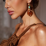 Об earrings Qyrithia в тюркоазен цвят